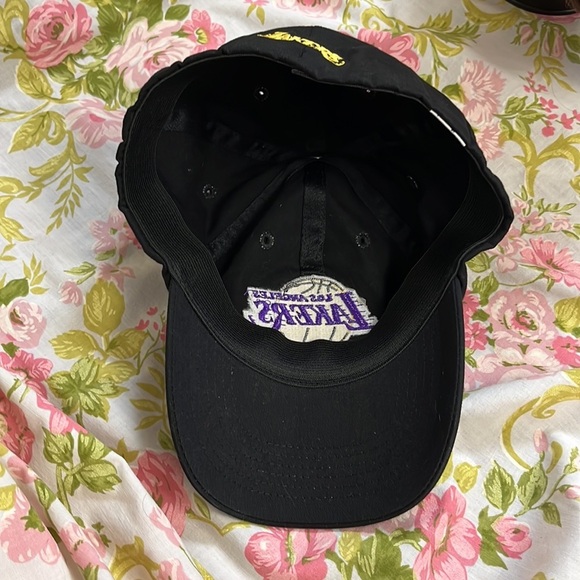 Vintage lakers hat